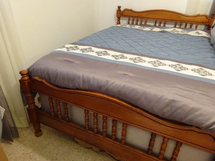 double bed w/mattress