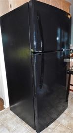 Kenmore refrigerator-23 cu ft. 8/14