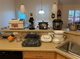 Small kitchen appliances, Corningware, Pyrex and bakeware - all in excellent condition