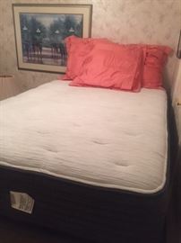 BRAND NEW Beautyrest "Platinum" Adjustable Lift Bed