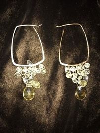 Gold and modern earrings (topaz)