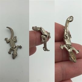 Item Number P70. Articulated lizard / gecko pendant. 