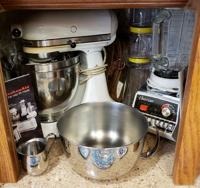 Kitchen Aid Mixer and Vintage Osterizer Elite Blender Blender 