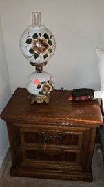 night stand, Gone with the Wind lamp
