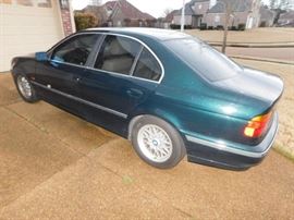 1999 BMW Model 528