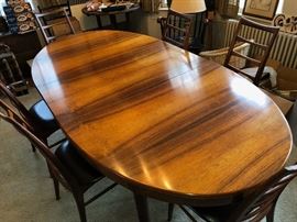 Gudme Mobelfabrik Danish Table with 2 leafs