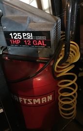 Craftsman 12 gallon oil-lubricated air compressor