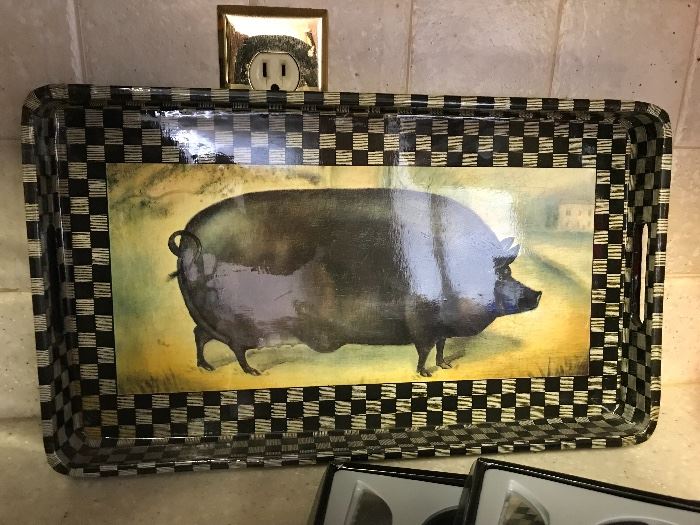 Pig serving tray