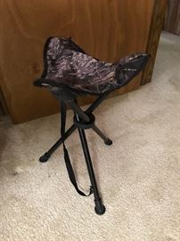 Folding portable hunting stool