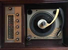 Magnavox record player