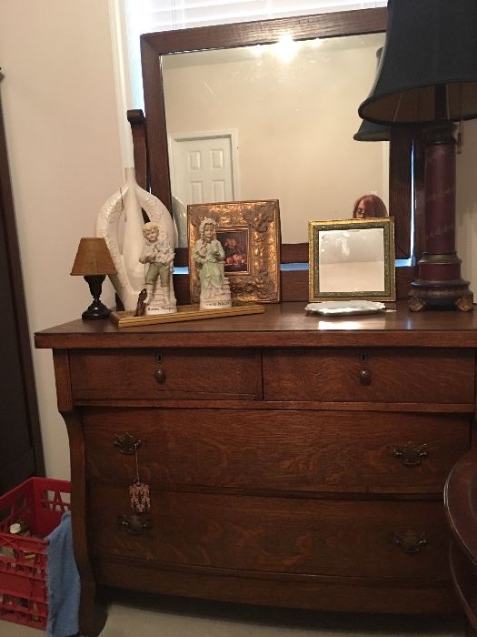 Lovely Empire Style Golden Tiger Oak Dresser with Mirror and 4 Drawers