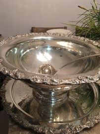 Vintage Sheridan Silver Plated Pedestal Punch Bowl, Tray & Ladel
(Stamped)