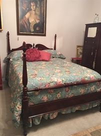 Lovely Mahogany Duncan Phyfe Bed (Full Size)
Full Size Mattress & Box Spring
