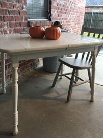 Cute Primitive White Wooden Table