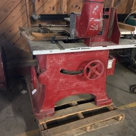 Straight Line Chain Feed Glue Joint Rip Saw, Model E by Ekstrom, Carlson & Co.