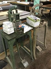 Manual Button Machines