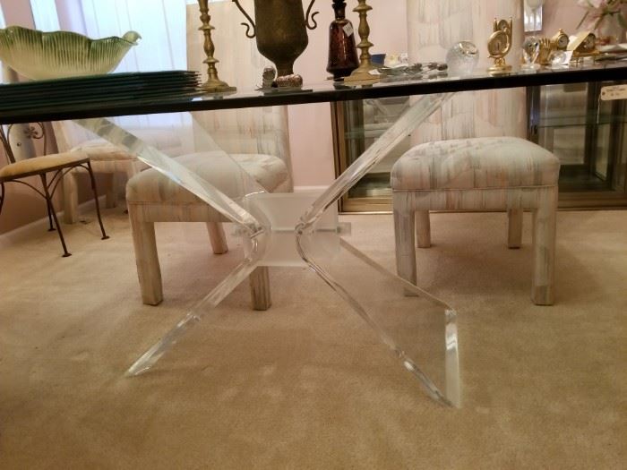 Vintage Modern Lion in Frost Acrylic Base Dining Table