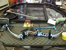 Compound Bow w/Arrows & Case