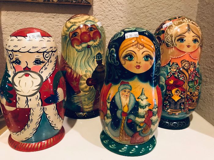 Nesting dolls.