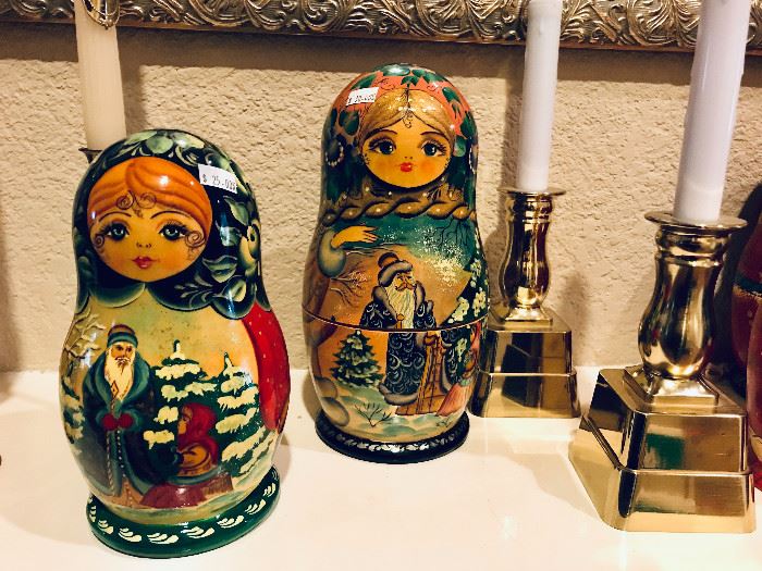 Nesting dolls.