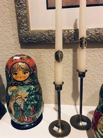 Nesting dolls.