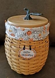 Longaberger 2000 Century Celebration Autumn Fields Basket @ $35
Classic stain wood lid with bronze metal leaf knob
Swing handle. Approx 7"W X 10"H.