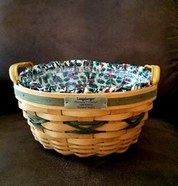 Longaberger christmas collection 1999 edition popcorn basket. $22