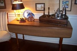 Drop leaf table, maple