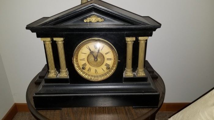 Welch 8 day time and strike mantle clock