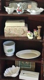 Great ordered bookshelf, pretty decor items