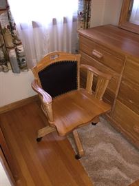Brandt ranch oak swivel chair