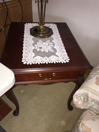 Hekman end table