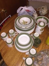 Vintage dish set