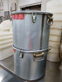(2) Miroil 3/12 08 stainless steel Low Profile Fryer Oil Transporter pots with lids $150