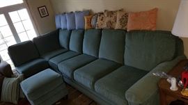clean cloth sectional sofa w/ ottoman. Great shape