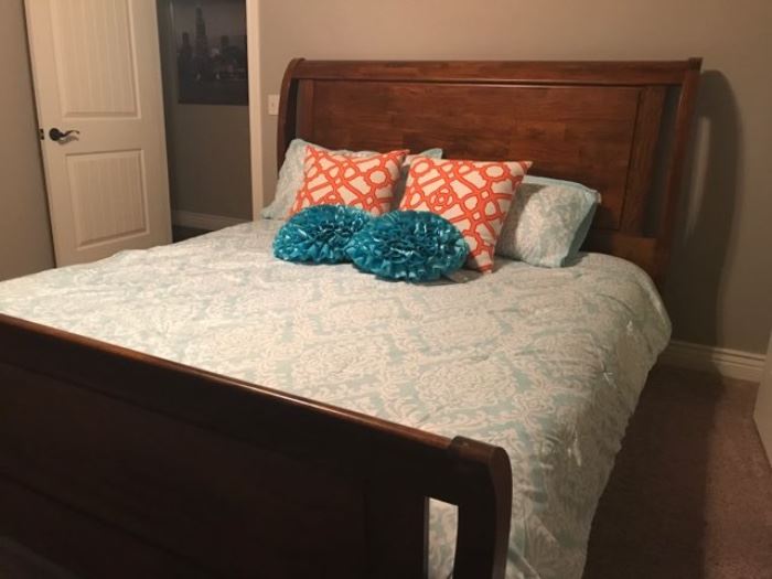 Sleigh bed with brand new mattress