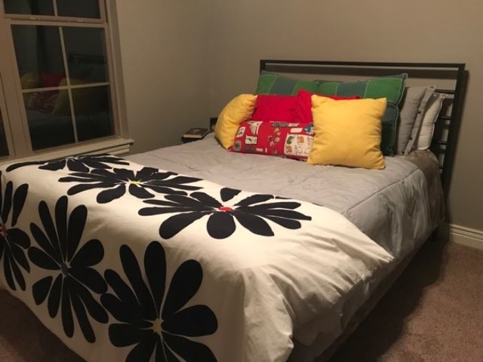 Black Metal Frame Crate and Barrel Bed with Mattress