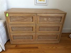 Thomasville 42.5" x 17" x 28"