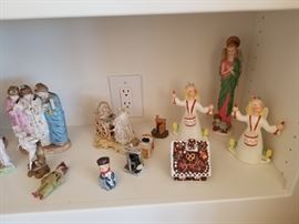 Nice collection of porcelain figurines ... more details forthcoming on them