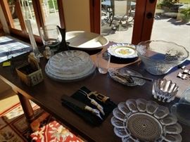 Many serving items