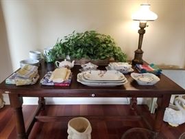 Dining linens and serveware