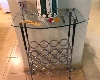 Cool Golf wine rack/table