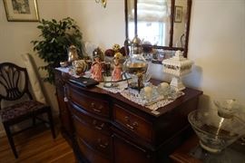 Assorted decorative and serving pieces, toby mug, SP coffee pot with cream and sugar