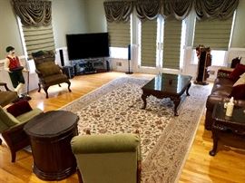 Casual & Comfortable Den Funishings RUG is SOLD!