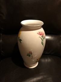 White and Floral Tyffany Vase