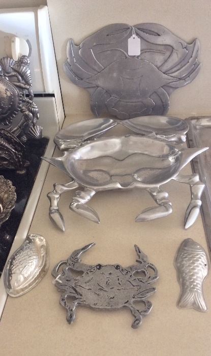 CRAB THEMED SERVING DISHES