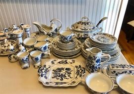 Blue Danube service for 4 & serving pieces