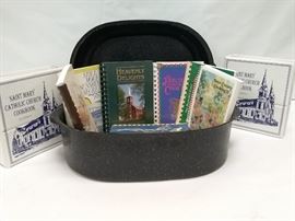 Local Cookbooks and Roaster        https://ctbids.com/#!/description/share/96654