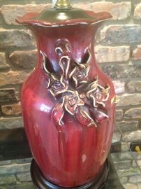 Raised detailing on each red lamp