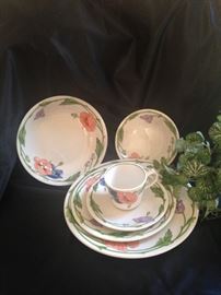 Villeroy & Boch "Amapola" dishes; Spanish for "poppy," the amapola is considered a symbol of wealth and contentment.